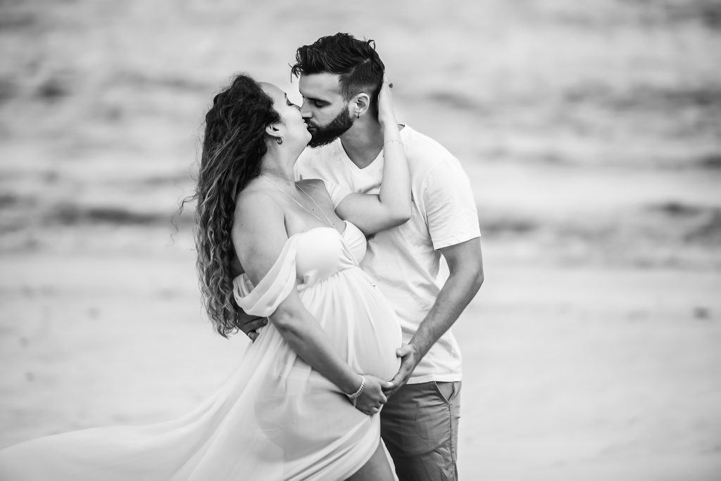 Séance photo de maternité en couple sur Saint Nazaire