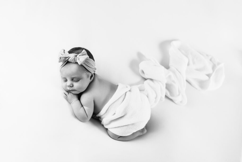 Bébé posing - Noir et blanc